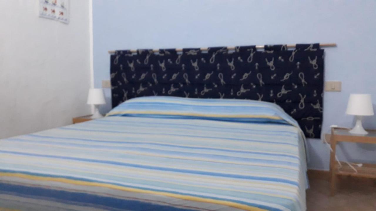 Appartamento Vista Mare Calasetta Eksteriør billede